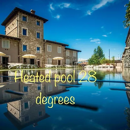 Relais Madergnago شقة *