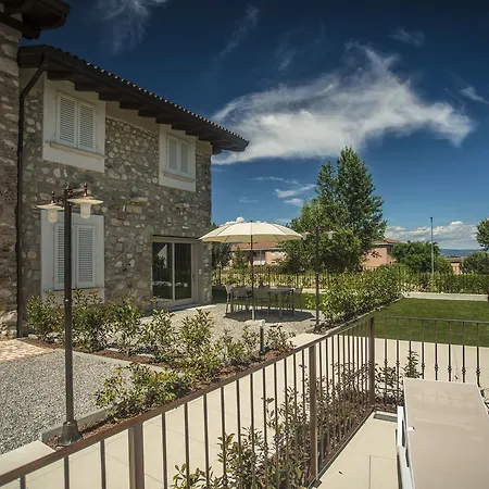 Relais Madergnago * ديسينسانو ديل غاردا