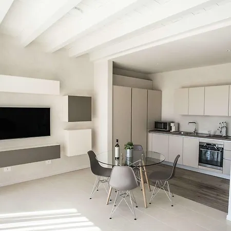 شقة Relais Madergnago *