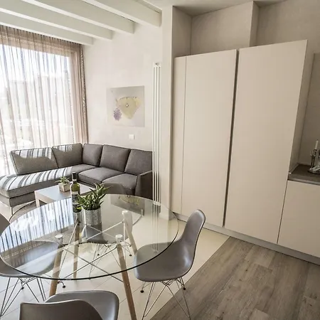شقة Relais Madergnago ديسينسانو ديل غاردا