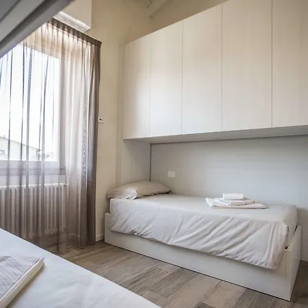 Relais Madergnago شقة