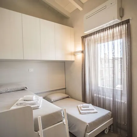 Relais Madergnago شقة