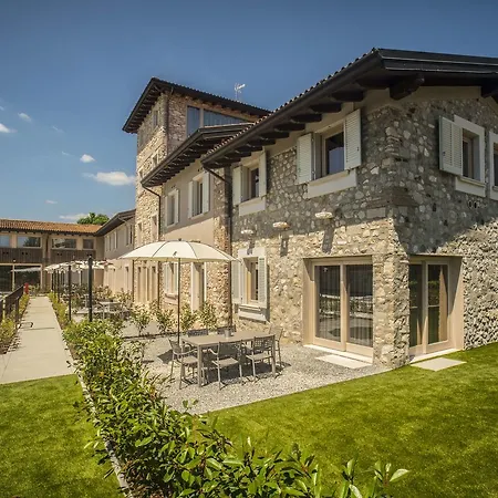 Relais Madergnago *