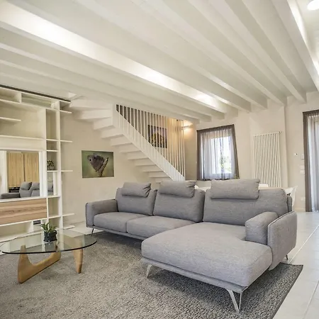 Relais Madergnago شقة ديسينسانو ديل غاردا