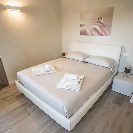 Relais Madergnago * ديسينسانو ديل غاردا